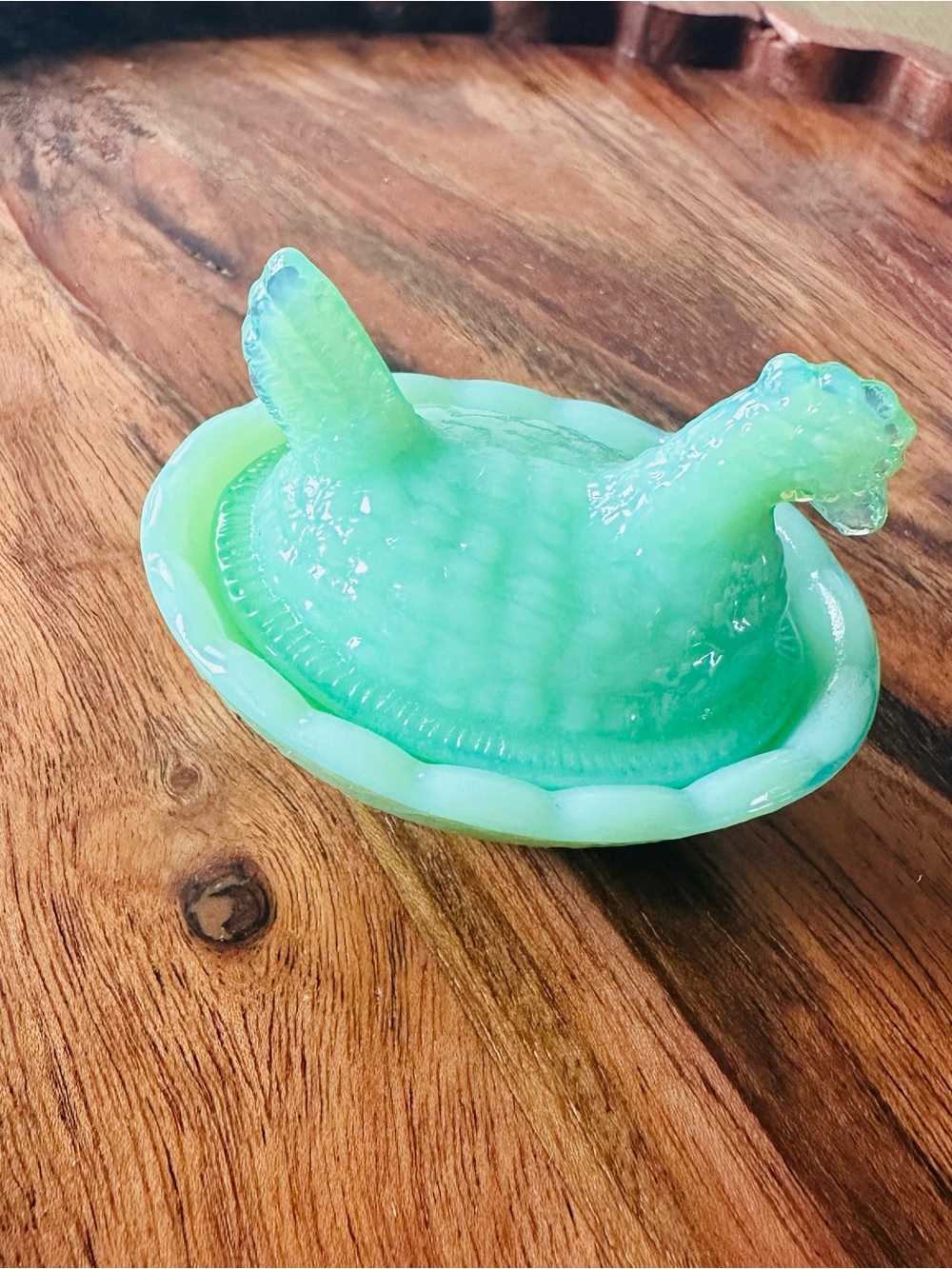 Jadeite Glass Hen on Nest (import)